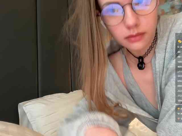 VikkiExtraCheese webcam