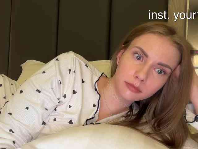 -VikkiL0vesCheese- Sex Cam Show