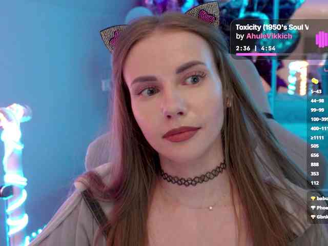 VikkiExtraCheese webcam