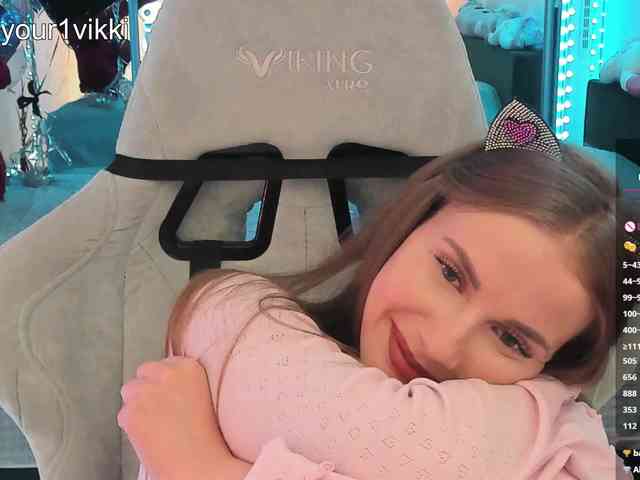 Модель: VikkiExtraCheese