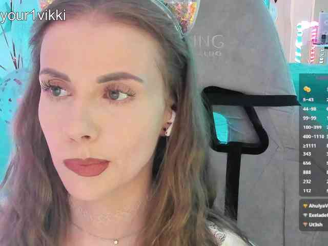 Модель: VikkiExtraCheese