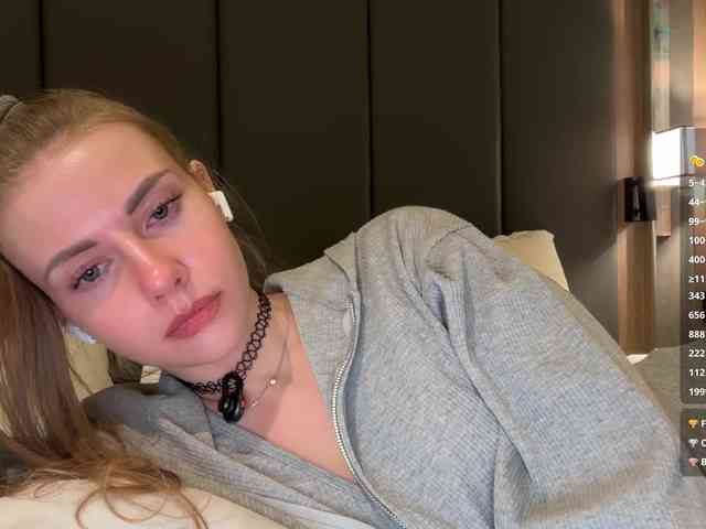 VikkiExtraCheese webcam