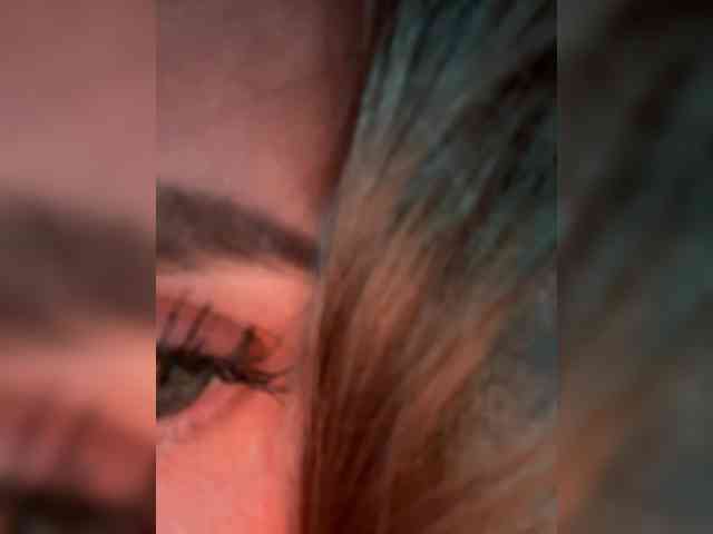 VikkiExtraCheese webcam