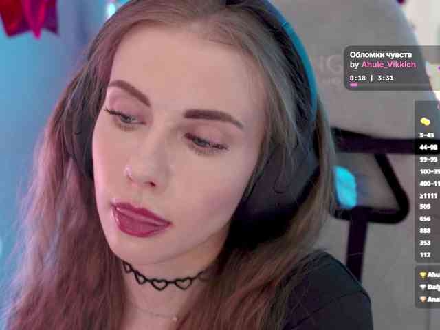 VikkiExtraCheese webcam