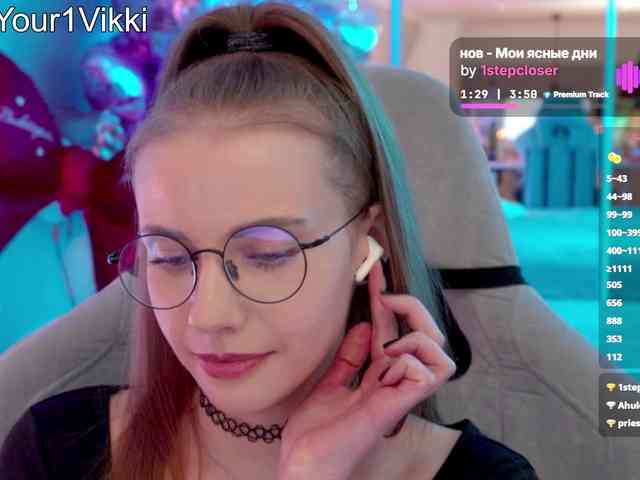-VikkiL0vesCheese-