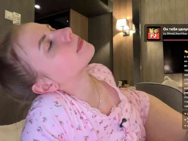 VikkiExtraCheese webcam