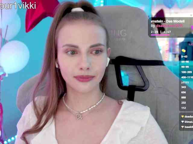 VikkiExtraCheese webcam