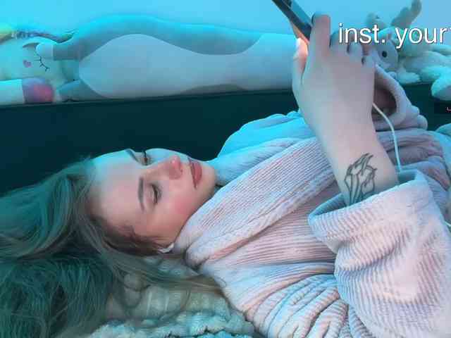 VikkiExtraCheese webcam