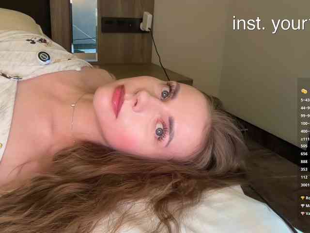 -VikkiL0vesCheese- Sex Cam Show