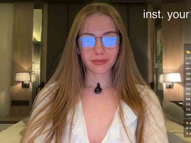 Модель: VikkiExtraCheese