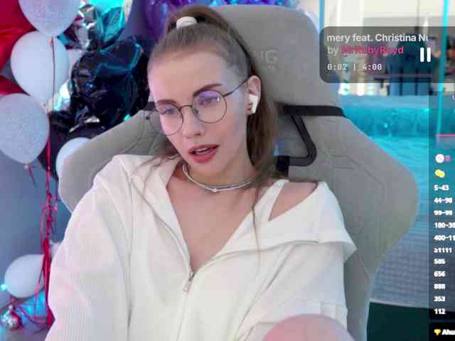 VikkiExtraCheese