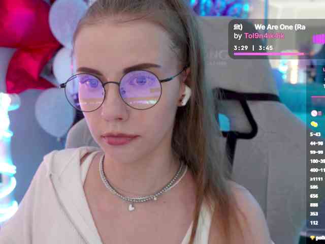 VikkiExtraCheese