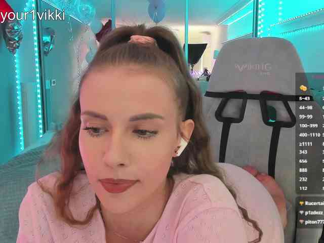 VikkiExtraCheese webcam