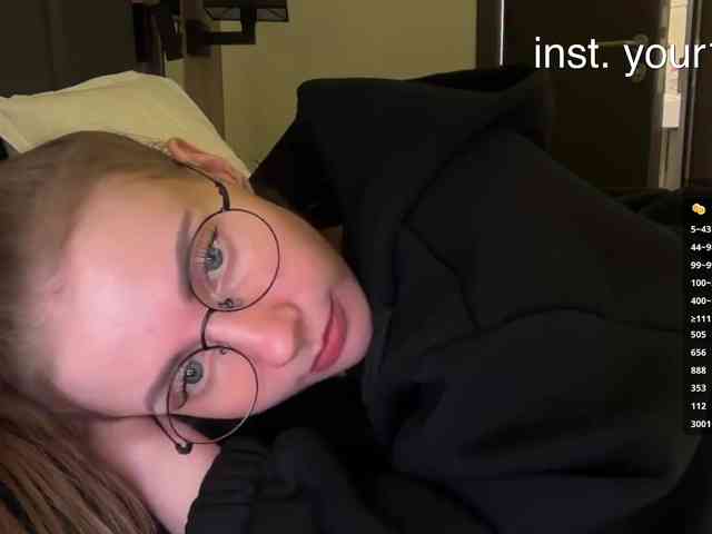 -VikkiL0vesCheese- Sex Cam Show