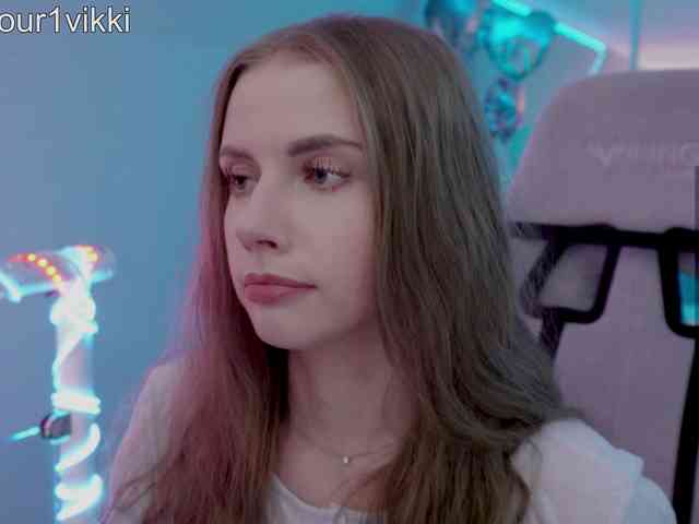 -VikkiL0vesChees... Live Webcam on BongaCams