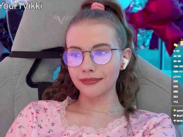 VikkiExtraCheese webcam