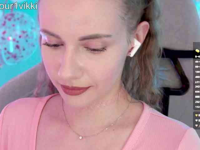 VikkiExtraCheese webcam