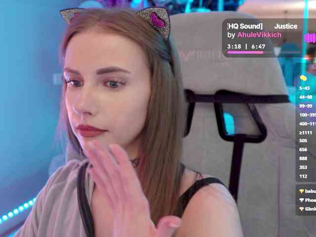 VikkiExtraCheese webcam
