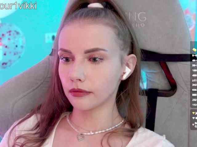 VikkiExtraCheese webcam