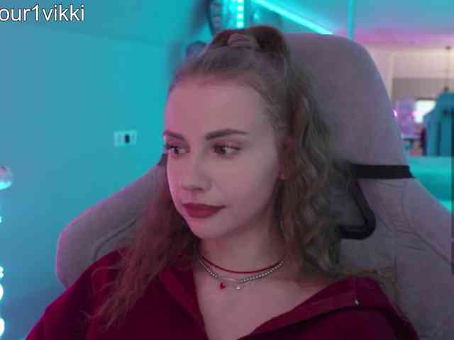 Модель: VikkiExtraCheese