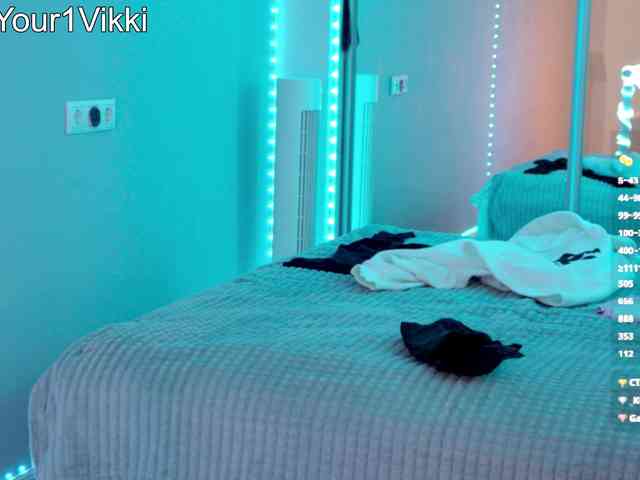 Модель: VikkiExtraCheese