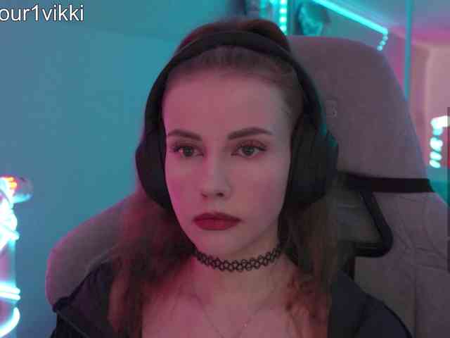 Модель: VikkiExtraCheese