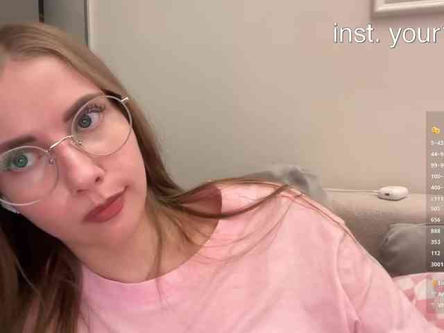VikkiExtraCheese webcam