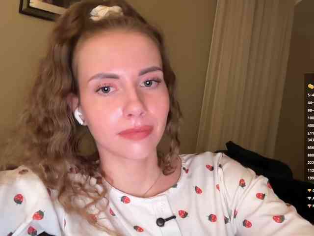 porno webcam -VikkiL0vesCheese-