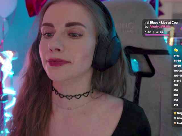 VikkiExtraCheese webcam