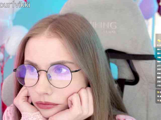 VikkiExtraCheese webcam