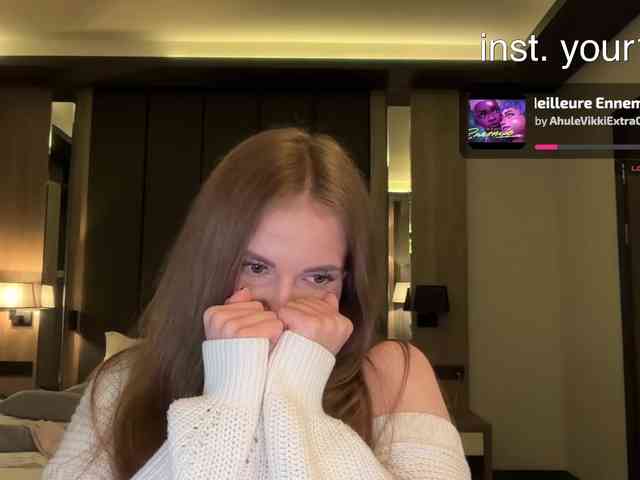 -VikkiL0vesCheese- Sex Cam Show