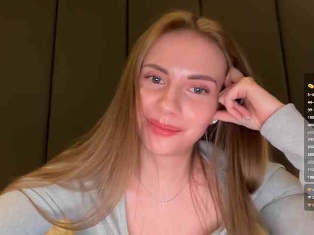 VikkiExtraCheese webcam