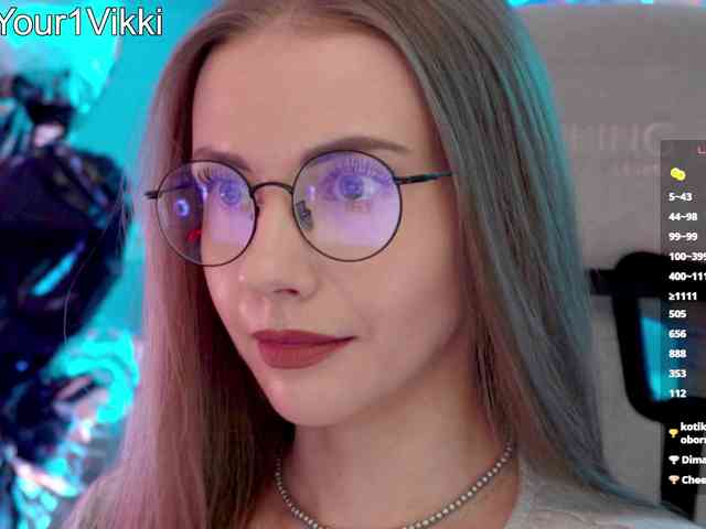 Model: VikkiExtraCheese
