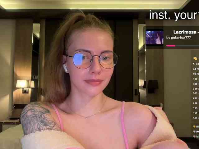 -VikkiL0vesCheese- Sex Cam Show