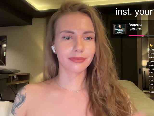 -VikkiL0vesCheese- Sex Cam Show