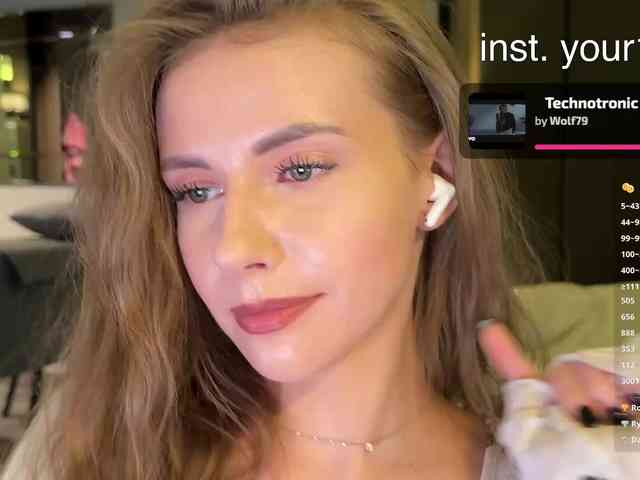 -VikkiL0vesCheese- Sex Cam Show