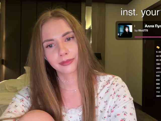 VikkiExtraCheese webcam