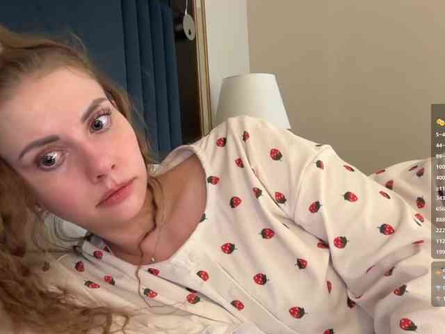 VikkiExtraCheese webcam