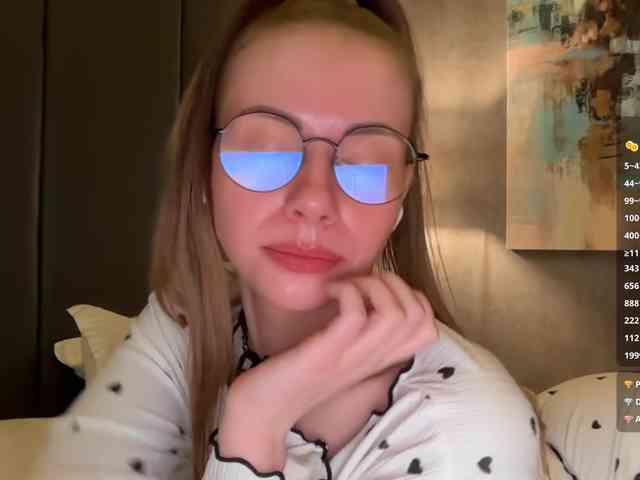 VikkiExtraCheese webcam