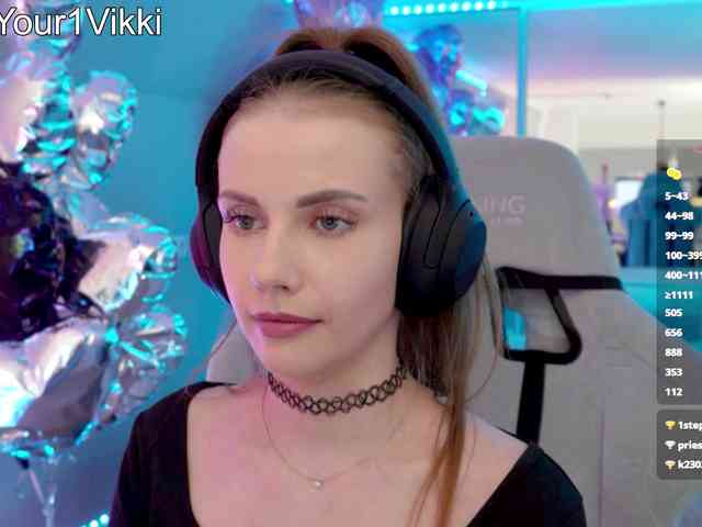 Model: VikkiExtraCheese