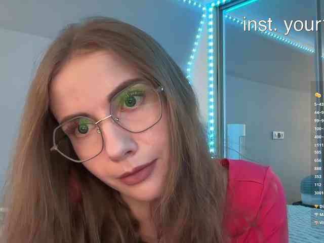 VikkiExtraCheese webcam