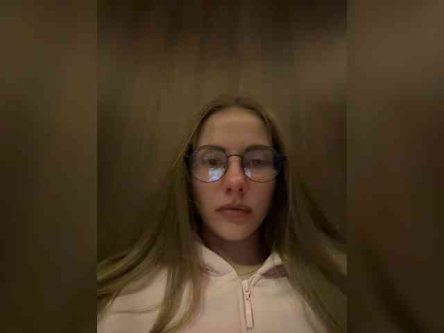 Модель: VikkiExtraCheese