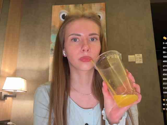 VikkiExtraCheese webcam