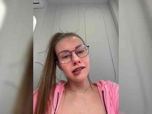 VikkiExtraCheese webcam