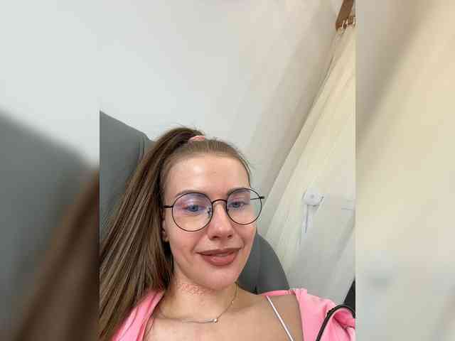 Модель: VikkiExtraCheese