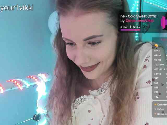 Модель: VikkiExtraCheese