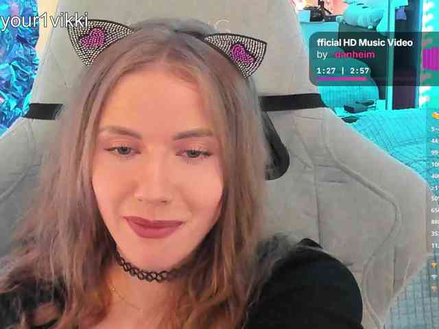 -VikkiL0vesCheese-