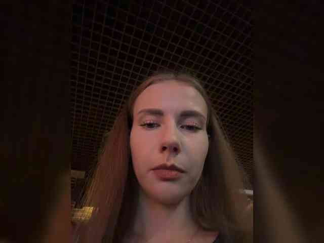 -VikkiL0vesCheese- Sex Cam Show