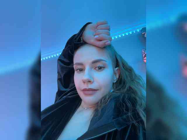 VikkiExtraCheese webcam