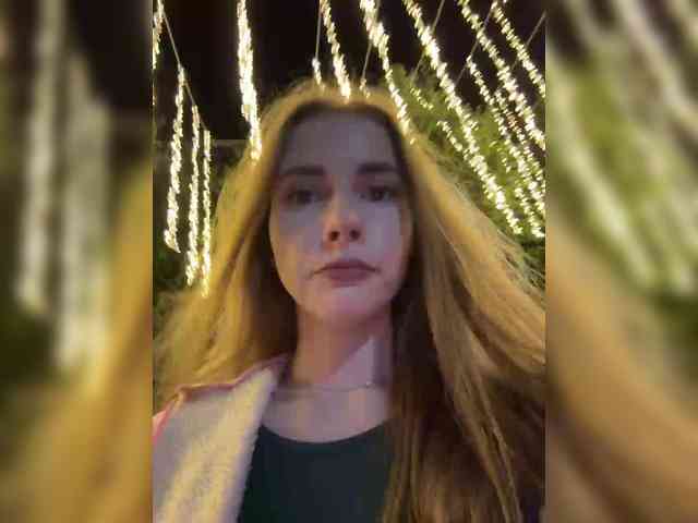 VikkiExtraCheese webcam